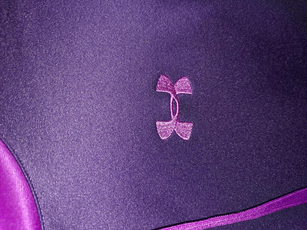 Under Armour 2 Tone Purple Hooded Sweatshirt with Front Logo Size Small - Picture 2 of 5